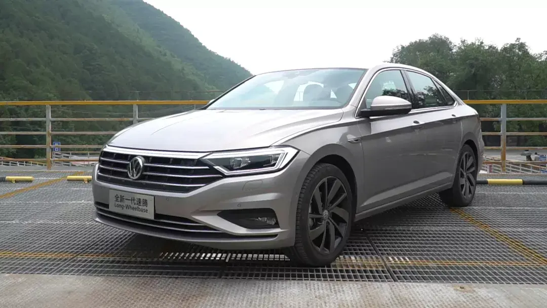 小半号的迈腾阿q试驾一汽大众全新速腾