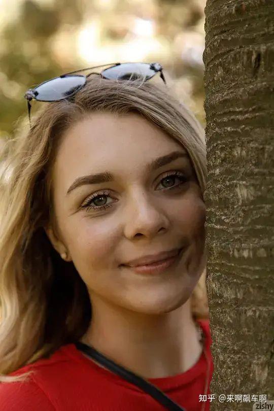 火辣身材让你瞠目结舌的00后辣妹gabbiecarter