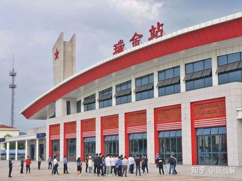 慈善家郭战解重走长征路第一站江西省瑞金市洛宁县