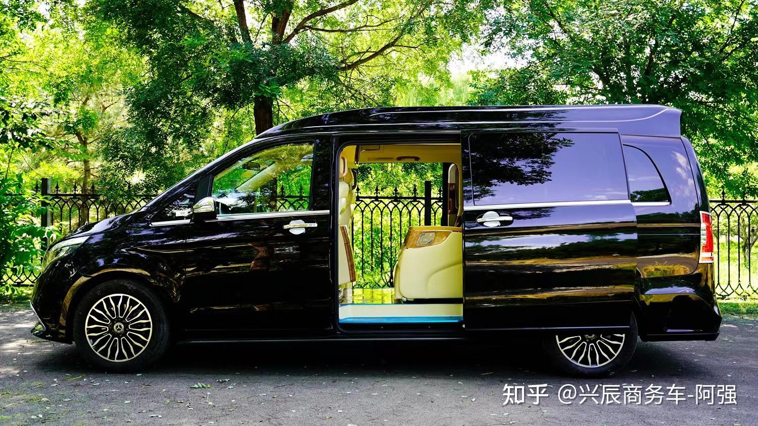 奔驰商务车V260L高顶无隔断7座，3米43的轴距超大的乘坐空间 - 知乎