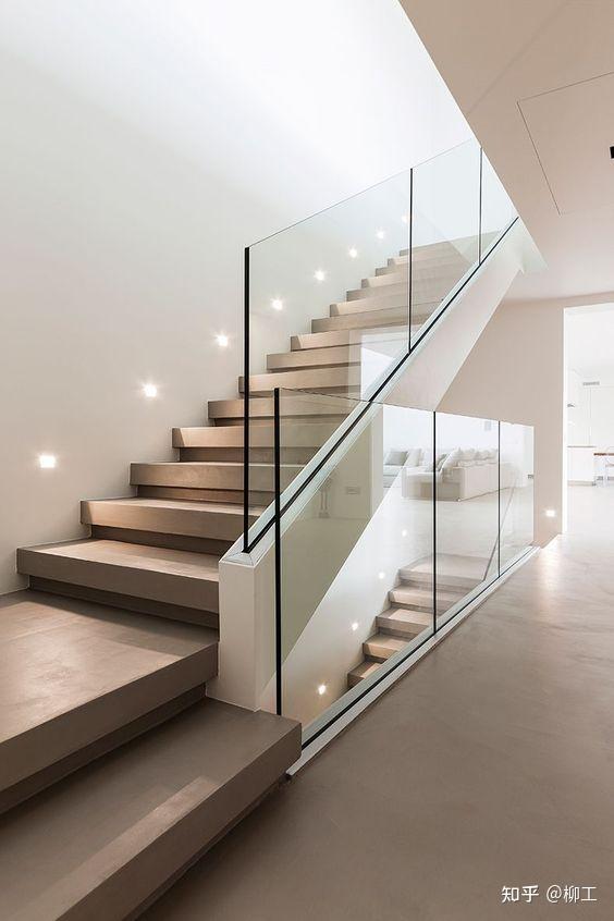 这种楼梯处出现踢脚线就会显得累赘链接:https://pan.baidu.