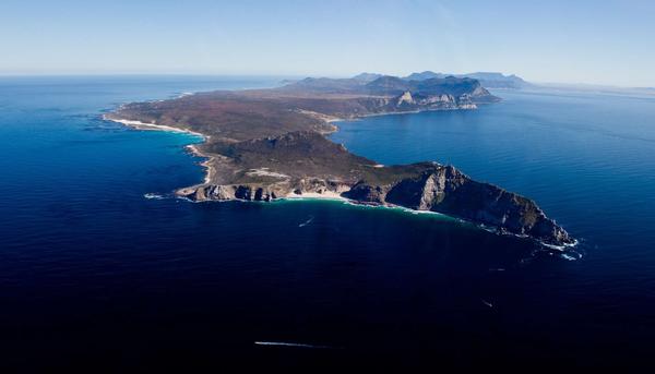 埃及苏伊士运河开通后，为何超大货轮还走南非好望角？ - 知乎