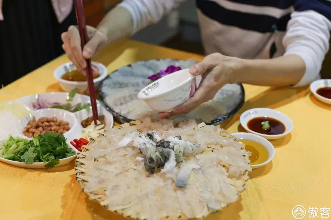 1.5小时到潮汕,为一口鲜到流哈喇子的鱼生 - 知乎