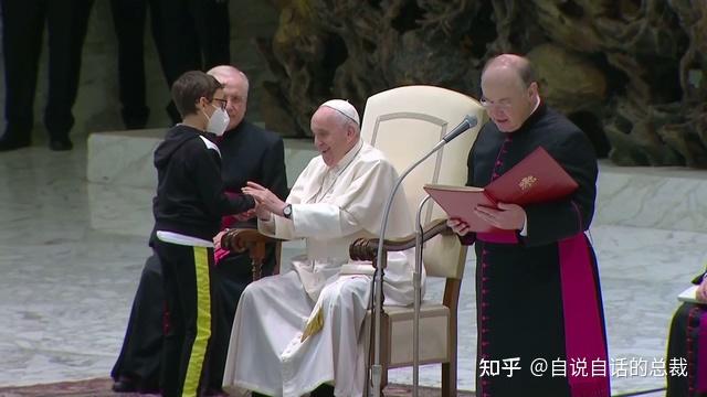 已故教皇方济各：预言中的末日教皇？世界将在他之后终结？为什么教皇大厅中充满了核爆、重生与古蛇的形象......|自说自话的总裁 - 知乎