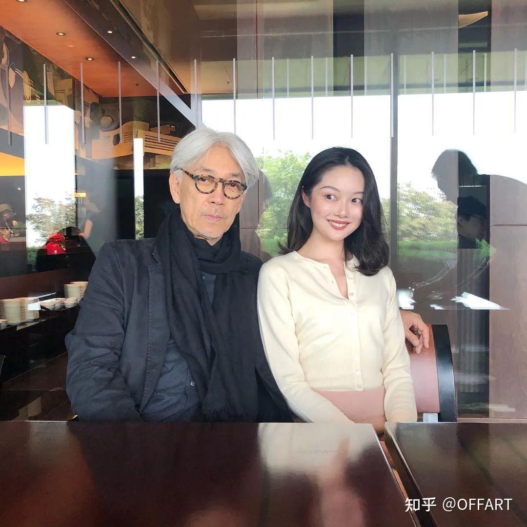 自带流量入艺术圈的晚晚,给木木美术馆带来多少红与黑? - 知乎