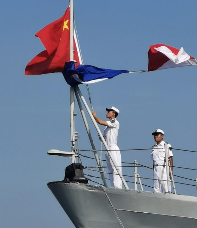 165湛江号导弹驱逐舰光荣退役将作为靶舰测试反舰弹道导弹