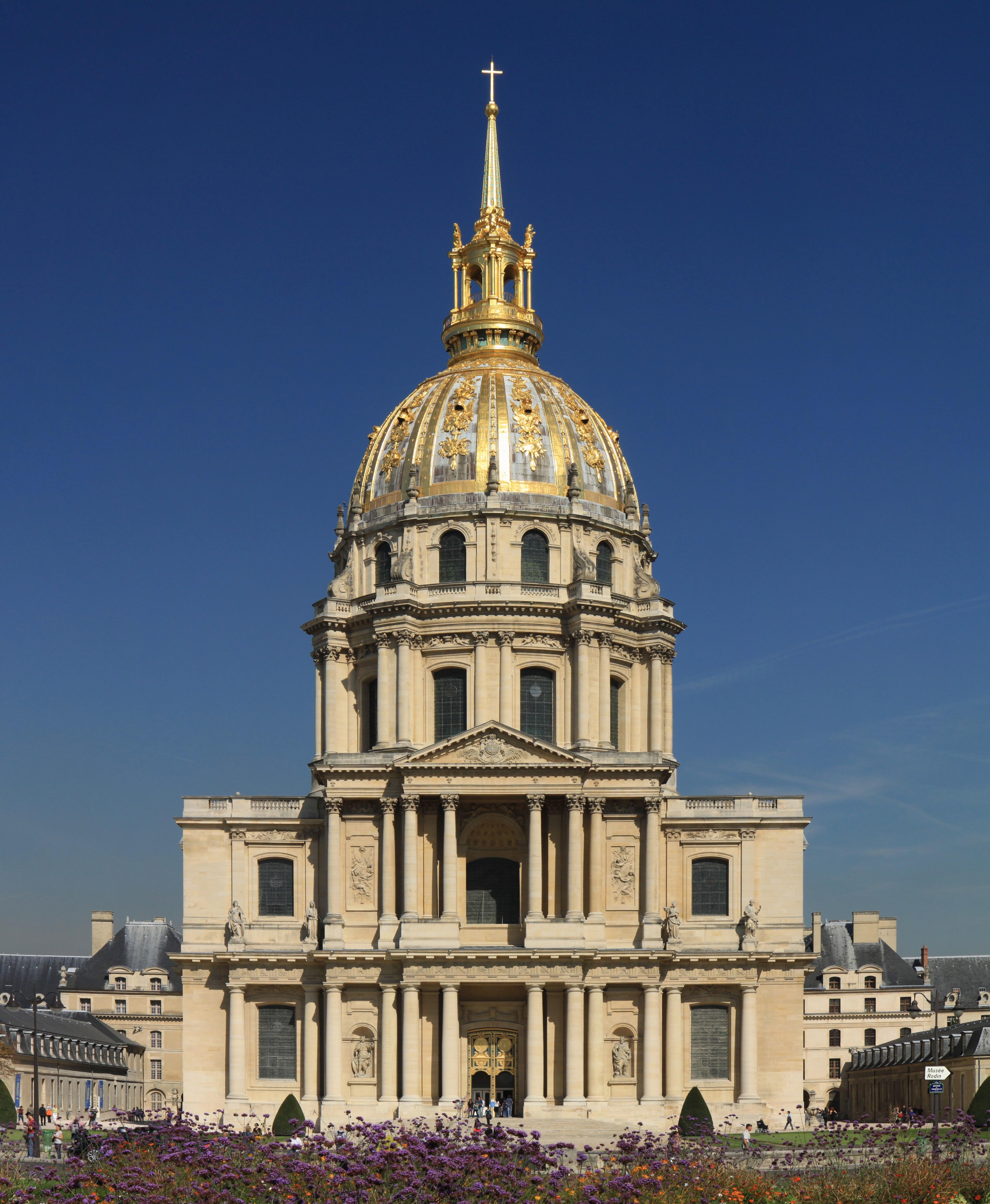 【携程攻略】巴黎圣心大教堂景点,蒙马特高地至高点上的这座突出的纯白建筑就是圣心教堂，这里以其视角…