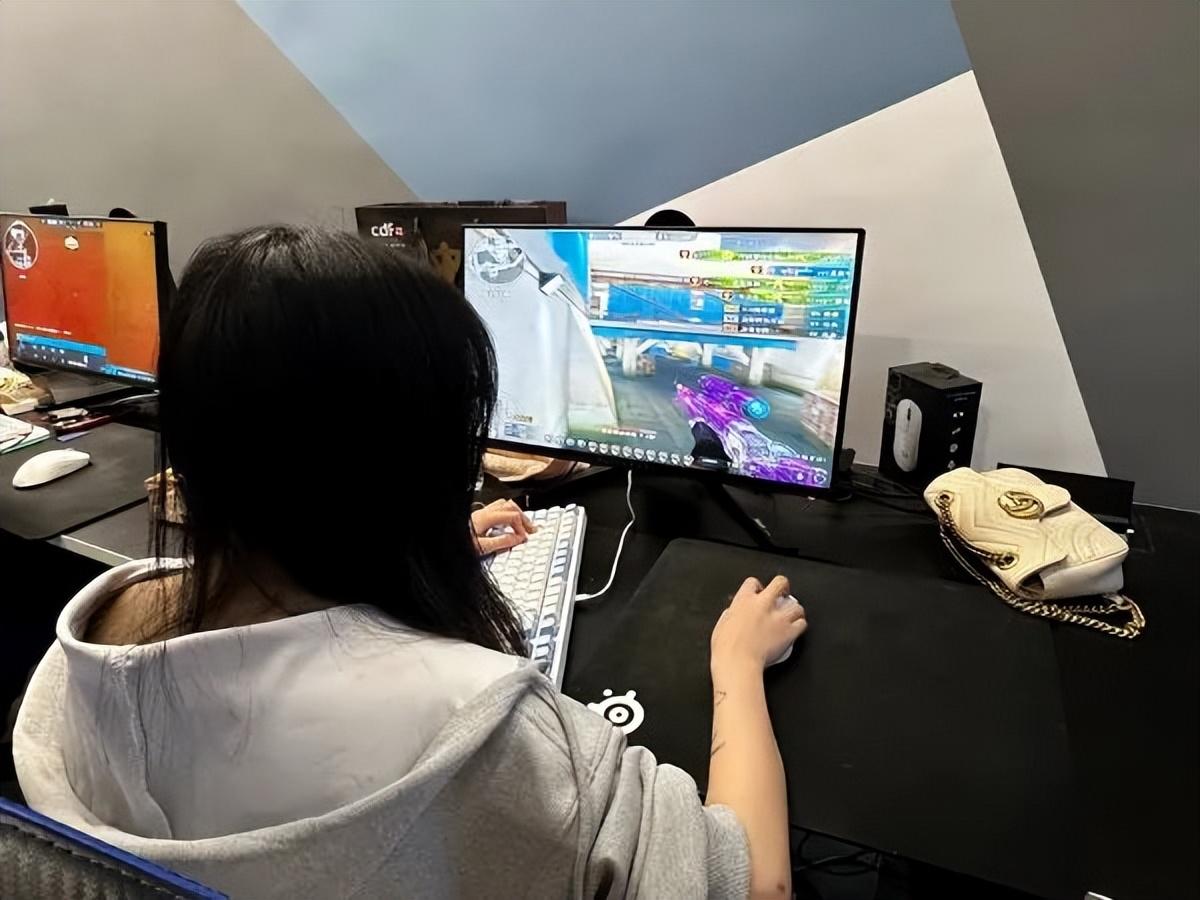 专访cfpl现役唯一女选手estar草莓用实力消除偏见