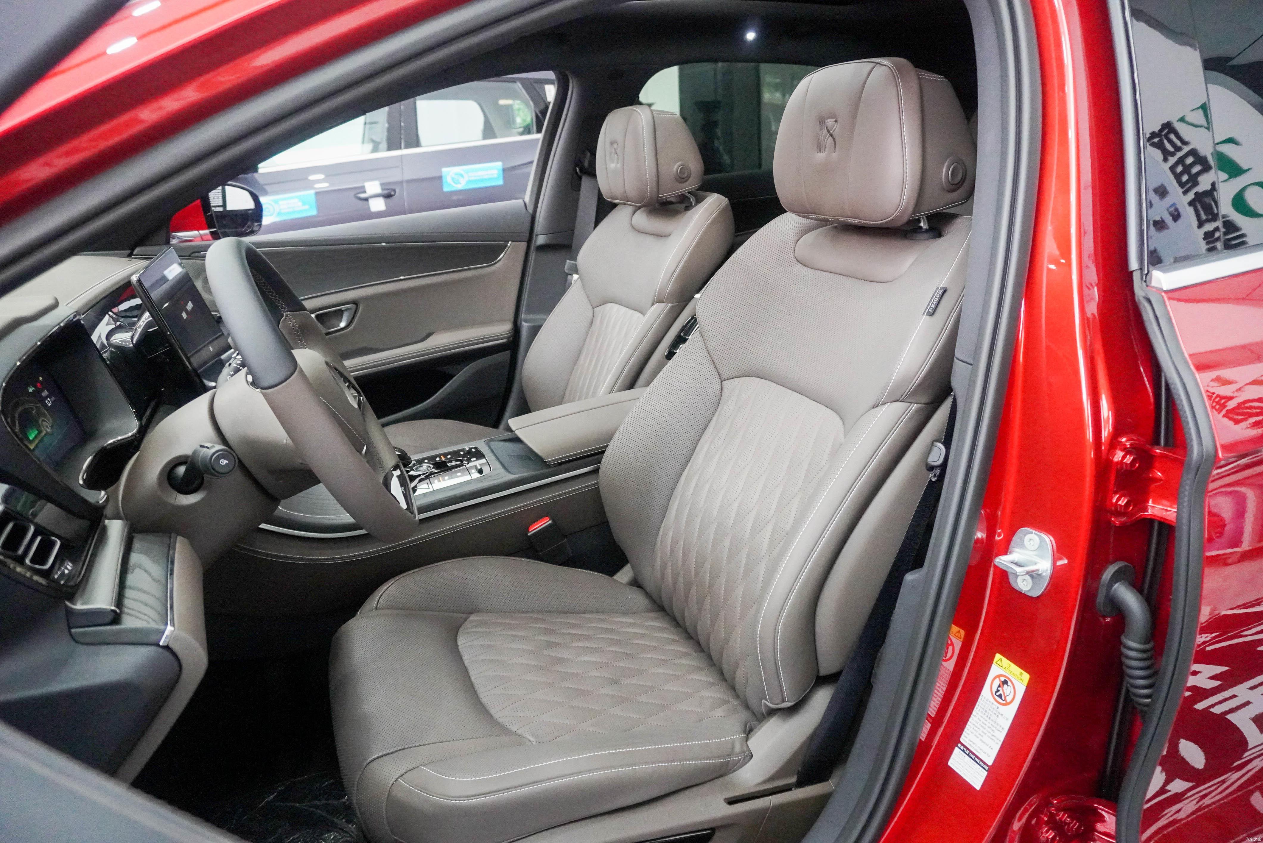 新车快评静态体验比亚迪汉ev