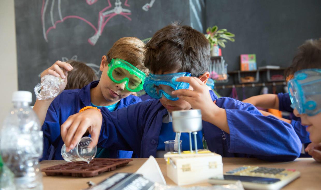 一对教师夫妇的跨学科教育探索:他们用故事激发学生对科学的兴趣