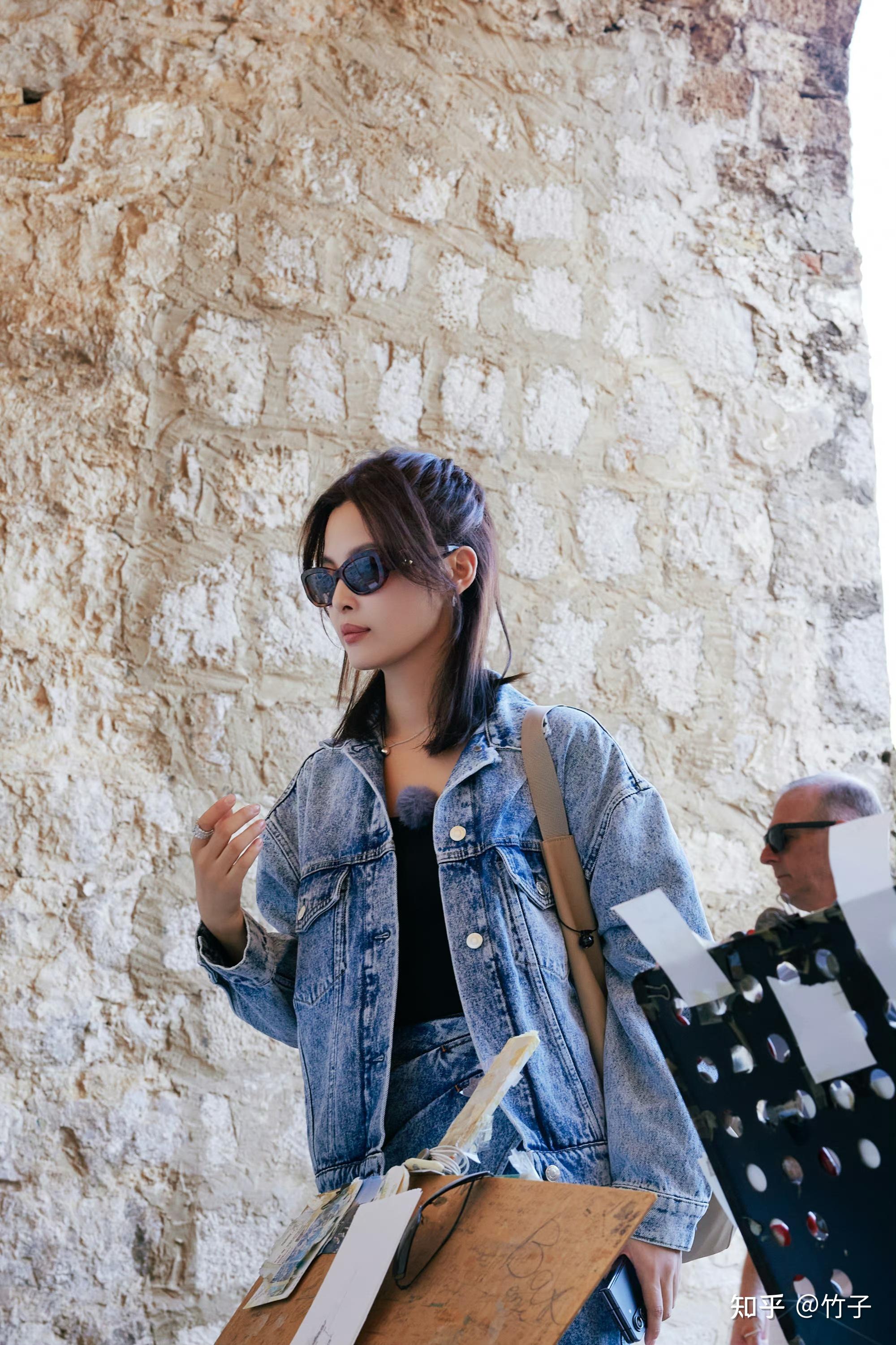 辛芷蕾最新花少旅行美照随性洒脱酷酷的拽姐范满满辛芷蕾好美