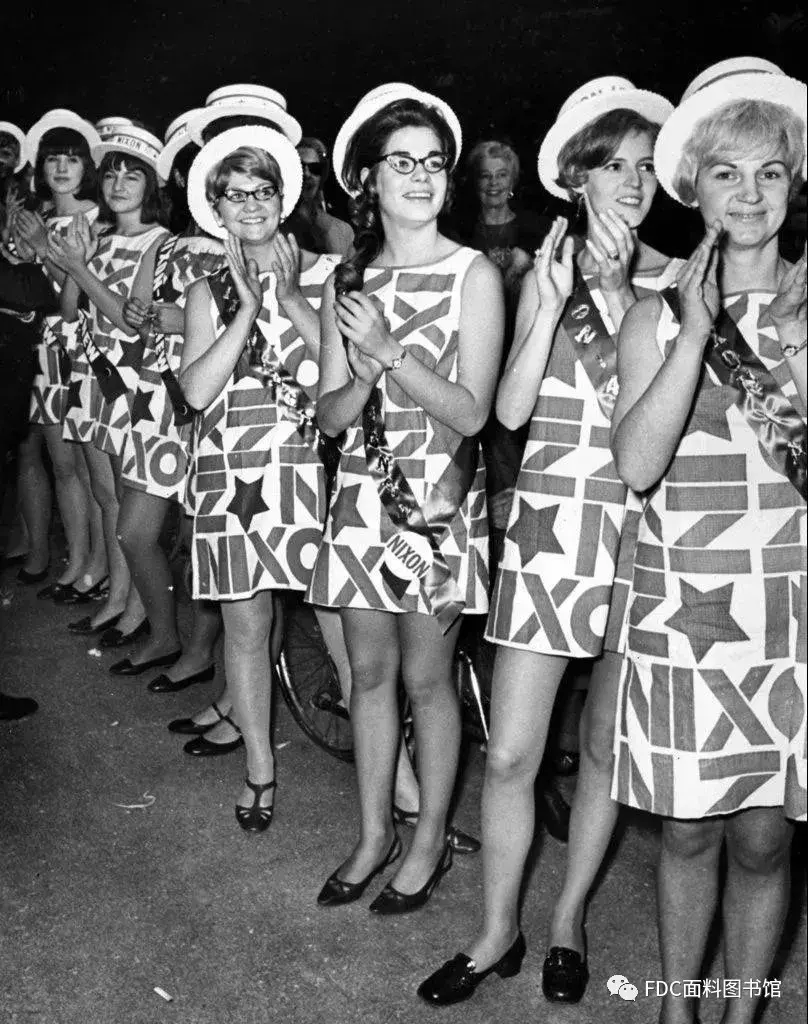 60年代时尚先锋们钟爱的快消产品——纸裙子 the paper dress