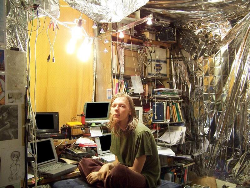 你需要至少两台电脑10,一个黑客可以把任何环境转变成工作室11,黑客