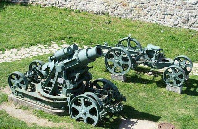 没落帝国的要塞毁灭器斯柯达305毫米榴弹炮一炮一个陨石坑