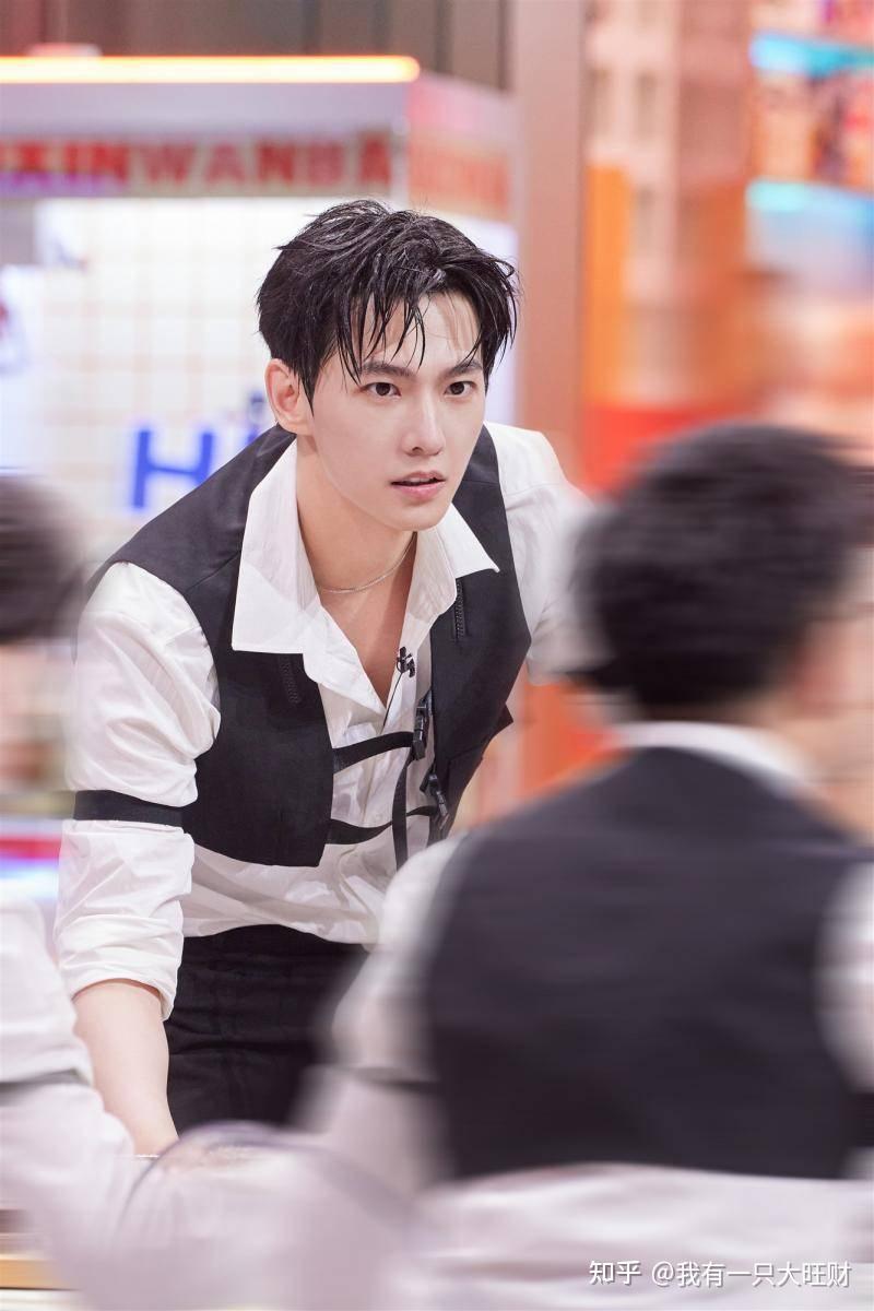 你好星期六王彦霖再现铁门槛杨洋又添新笑料追杨迪反摔倒