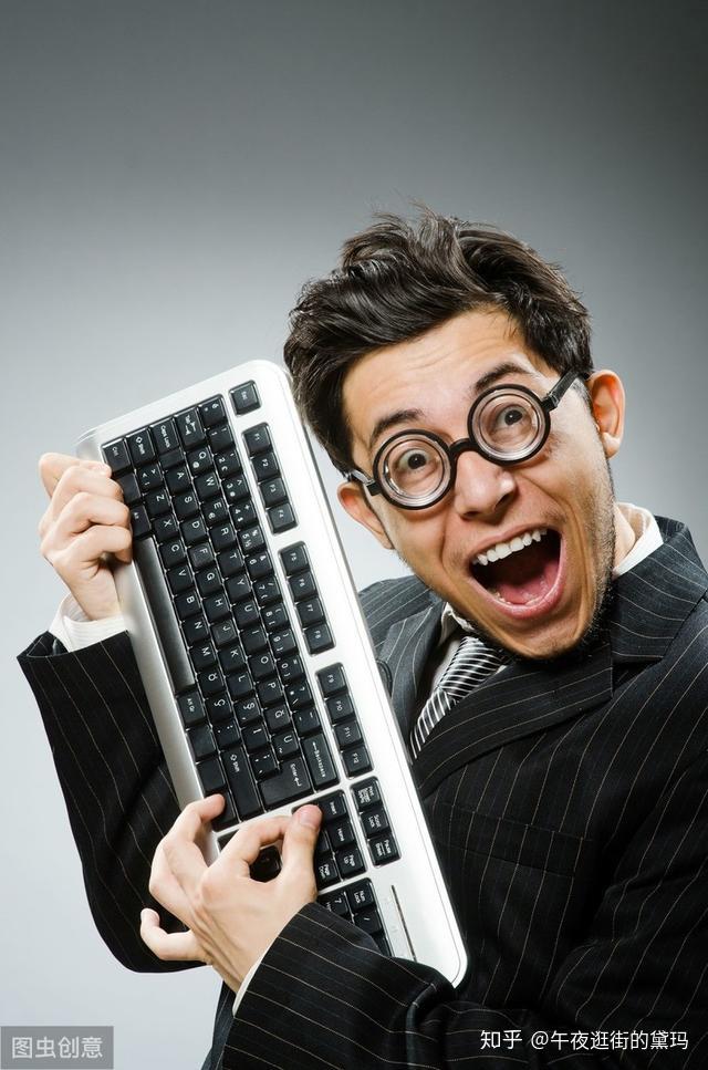 程序员职业生涯里90的时间所要扮演的2种角色上帝和木匠