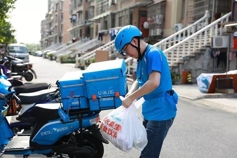 饿了么ceo体验送餐画风为什么和别人都不太一样