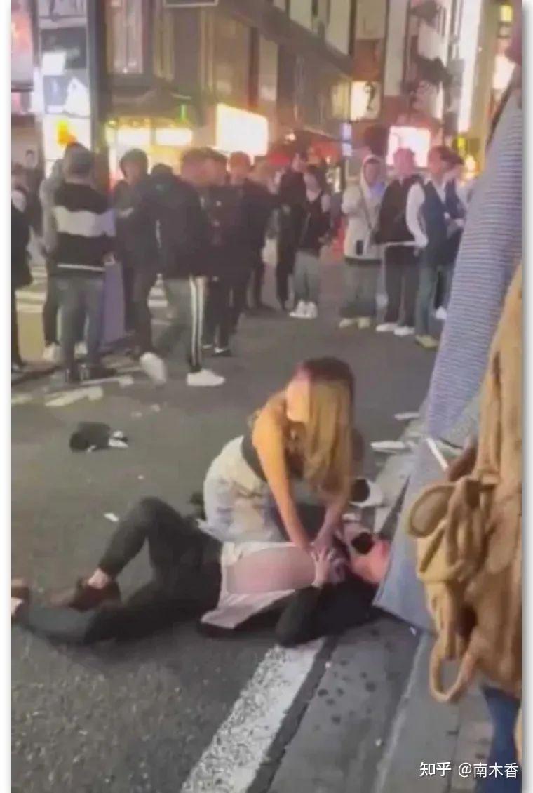 这也是日本人渣牛郎遭女冤客反杀歌舞伎町街头当众割喉