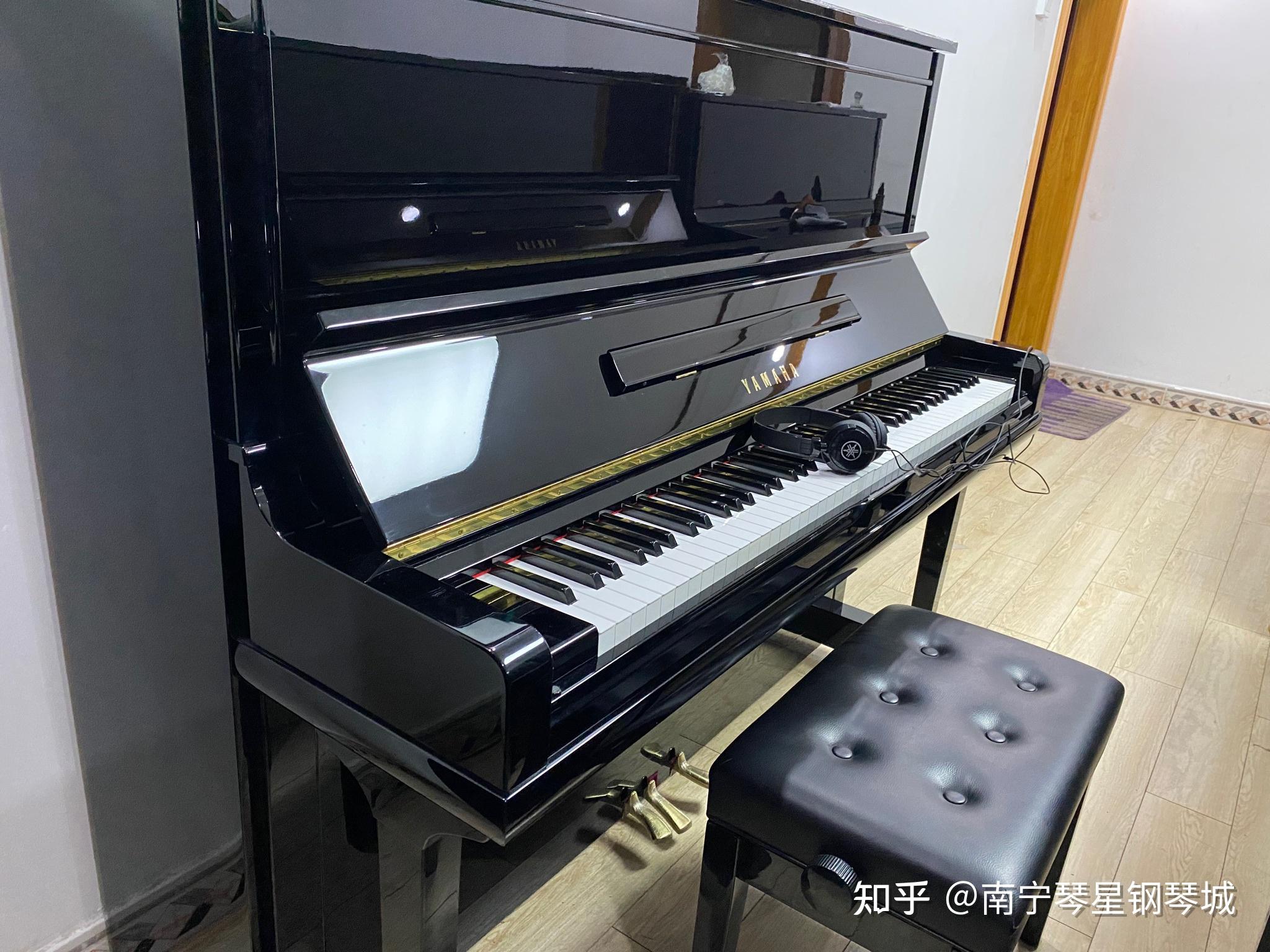 南宁雅马哈二手钢琴静音钢琴u30as带上耳机不扰民