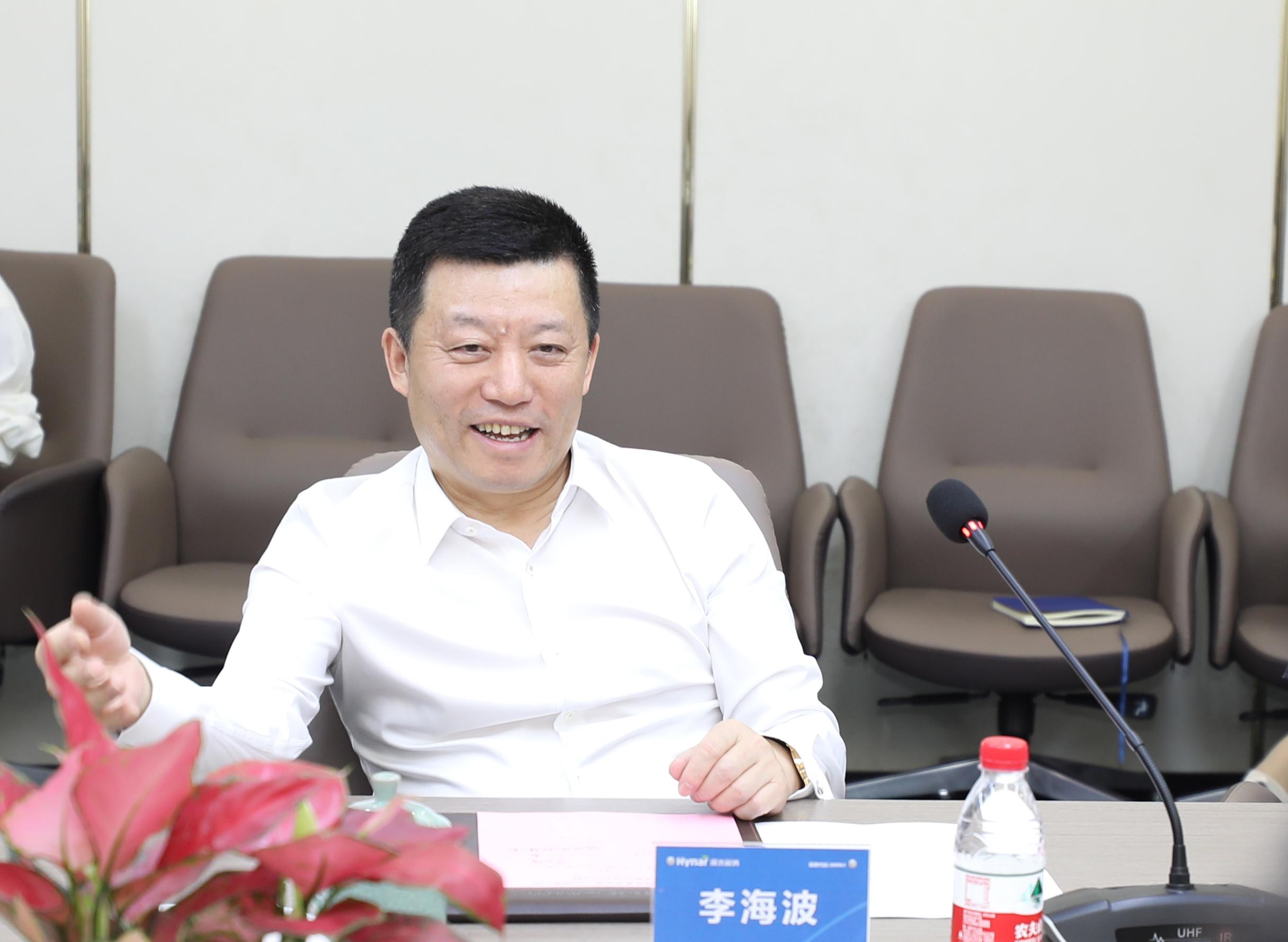 李海波对王一权一行的到来表示热烈欢迎.