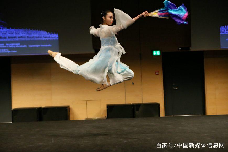 新春将至中华民族艺术魅迷美人鱼