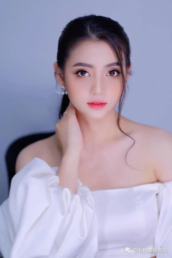 有哪些白人美女有着东方人的细腻五官