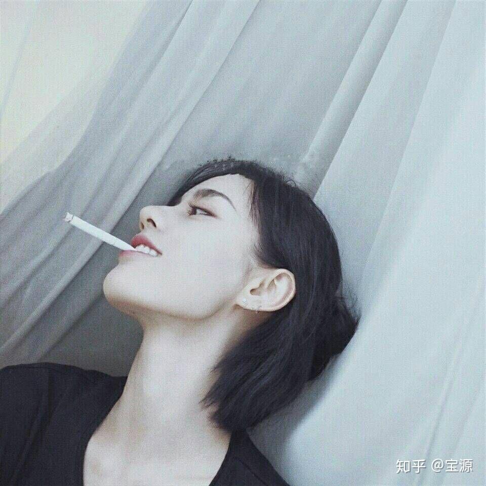 有什麼看起來很不好惹很高冷的女生頭像