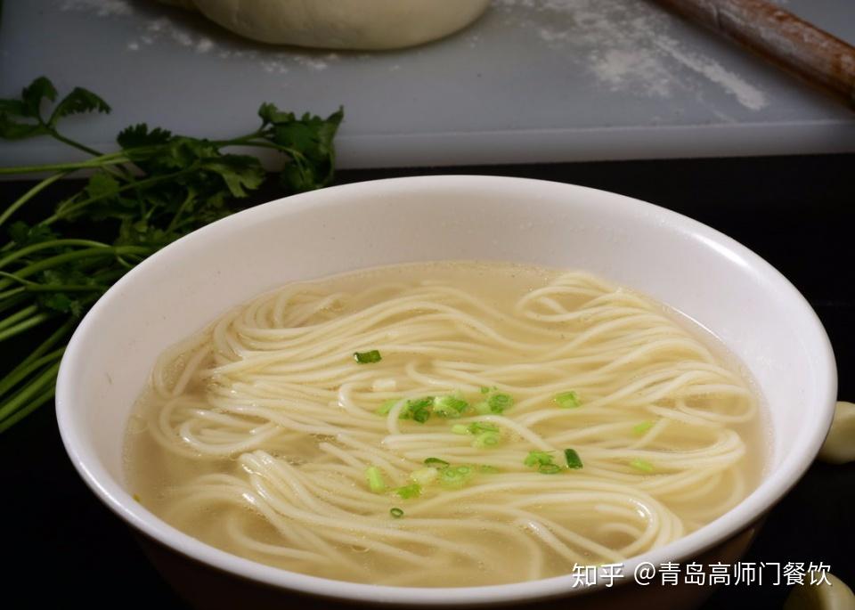 高师门餐饮:大厨教你6种家常清汤面做法,清爽鲜美,3分钟搞定 - 知乎