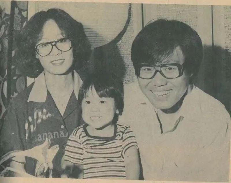 尹汝贞便换着法子学习,她从电视频道练习英文口语和听力,同时用心揣摩