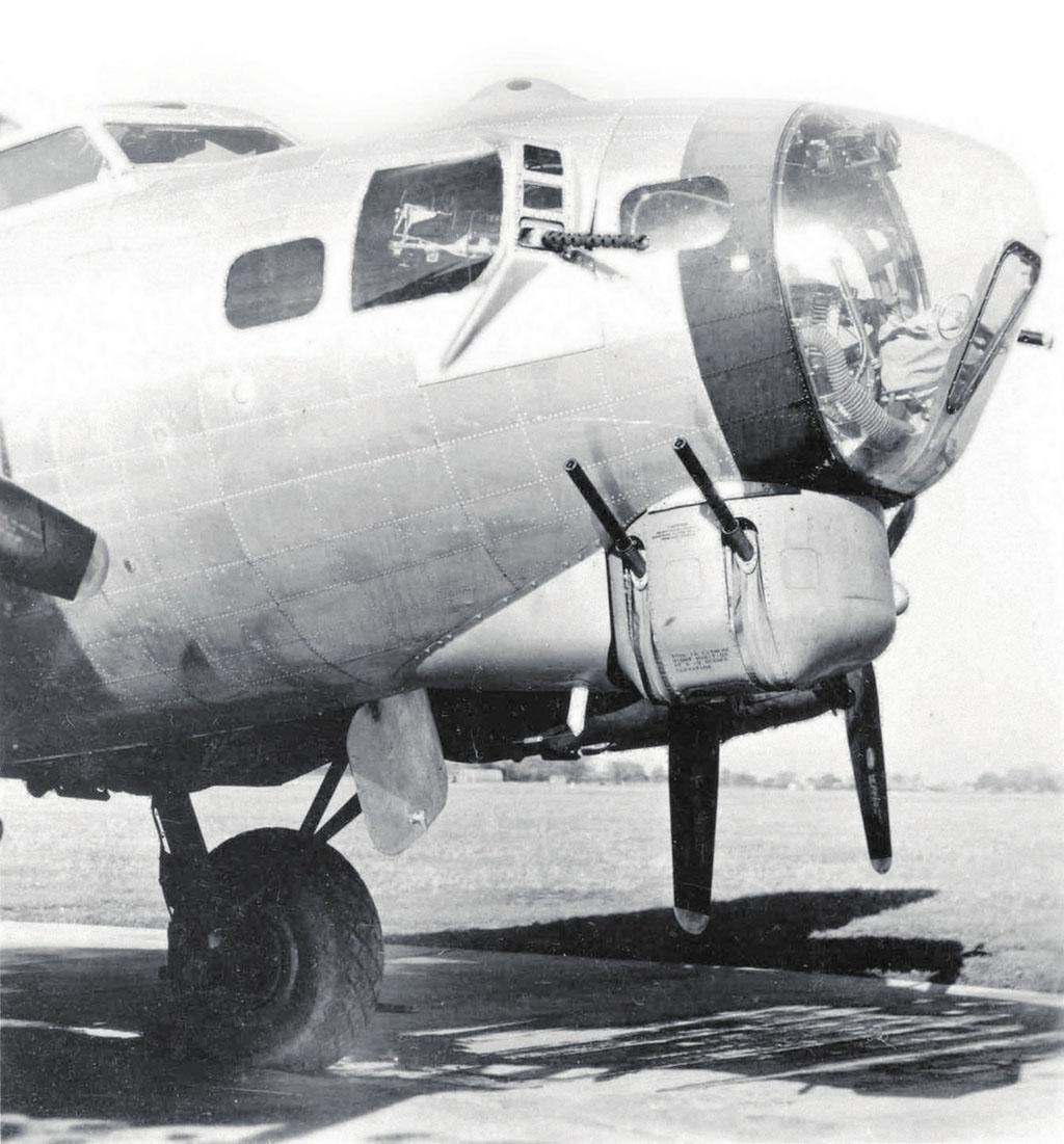 第一次世界大战中法国的纽波特-17 战斗机,上层机翼上通常会架设 1～2