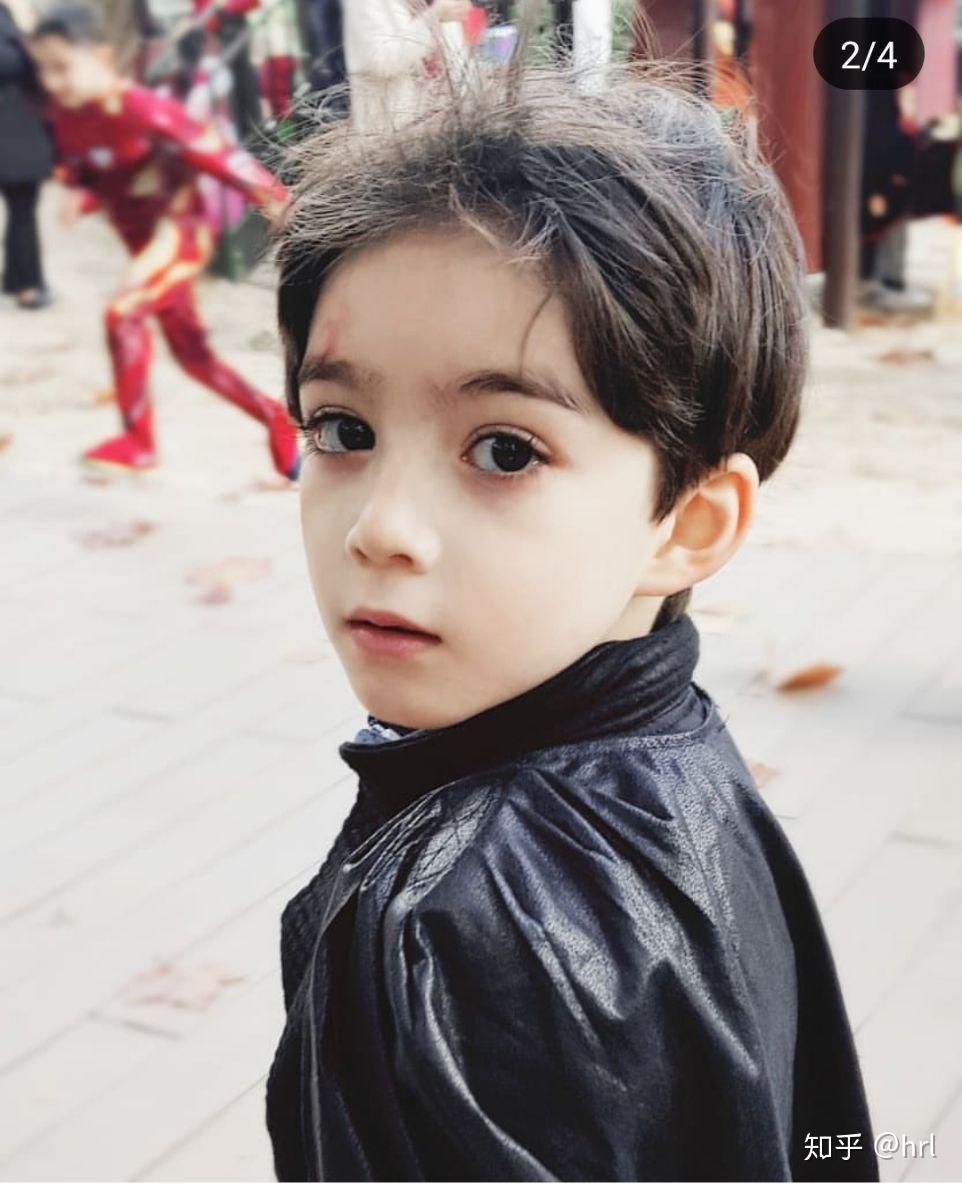 有没有见过真正的长的好的小孩子,五官精致好看,特