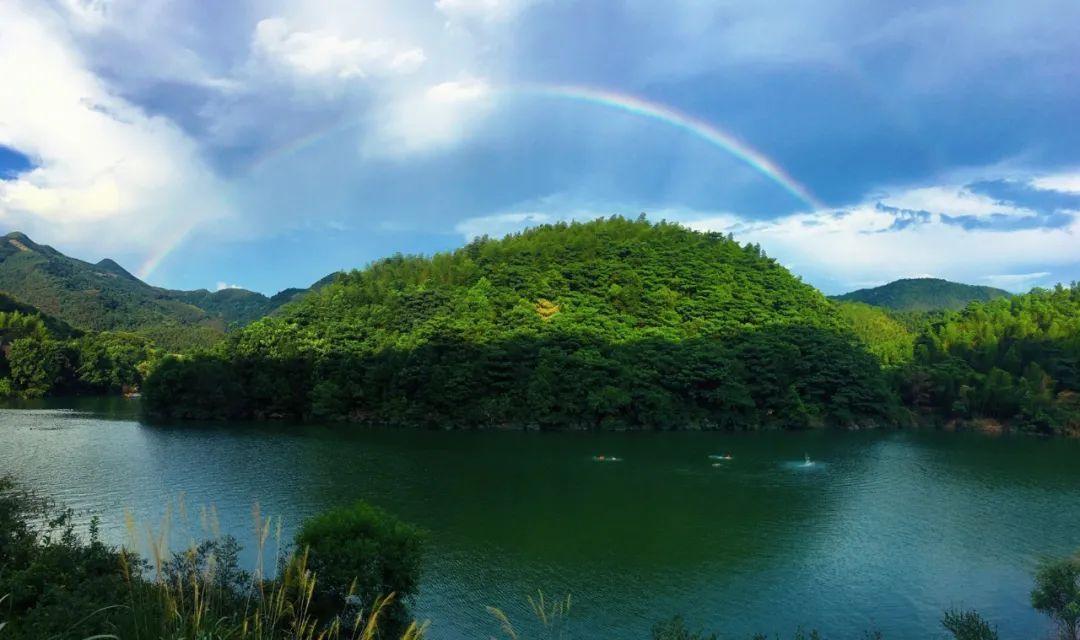 位于江西省萍乡市的杨岐山风景区,是中国佛教的发祥地,集宗教文化