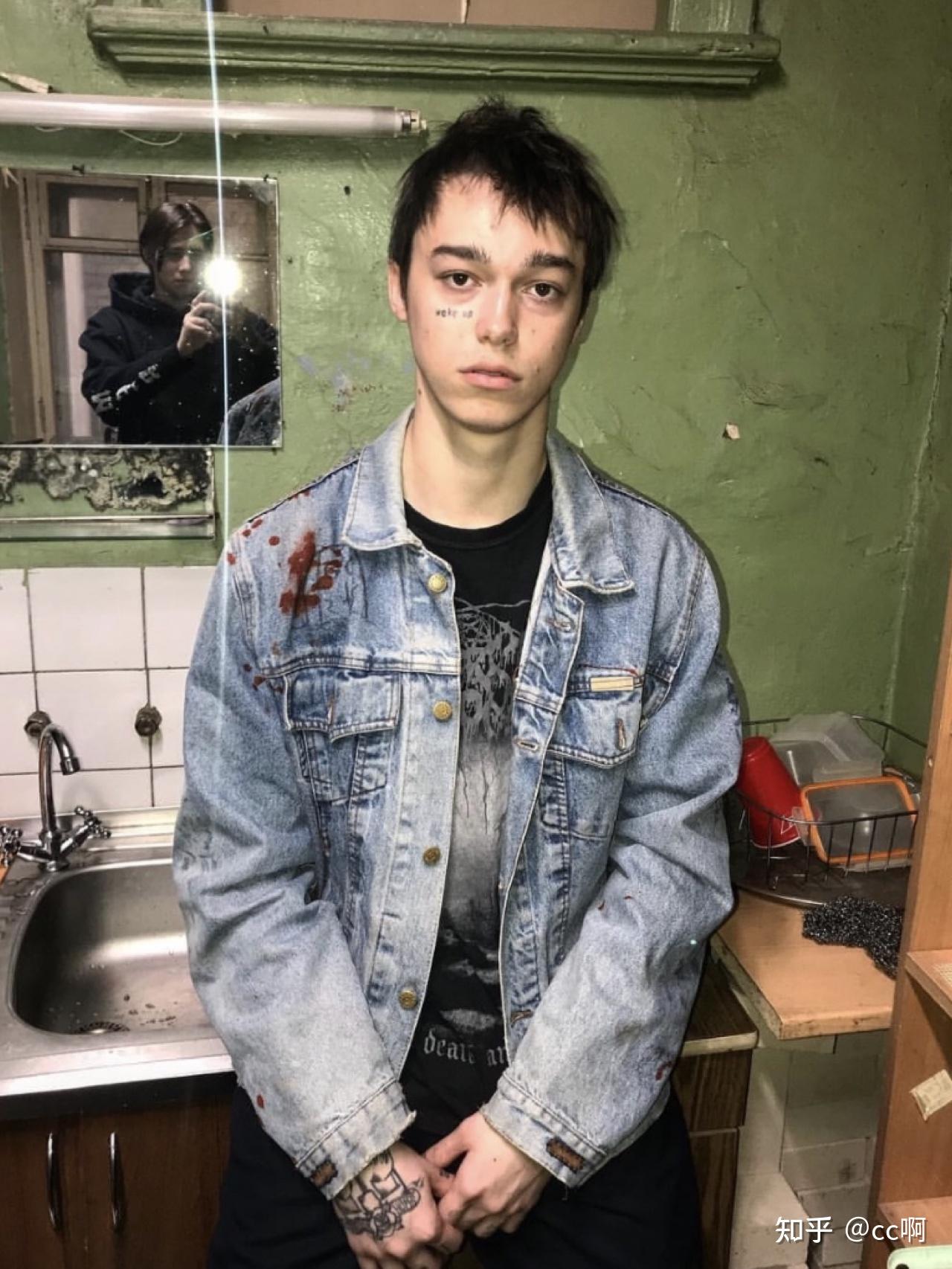 ins穿搭博主睡不醒男孩sashatrautein