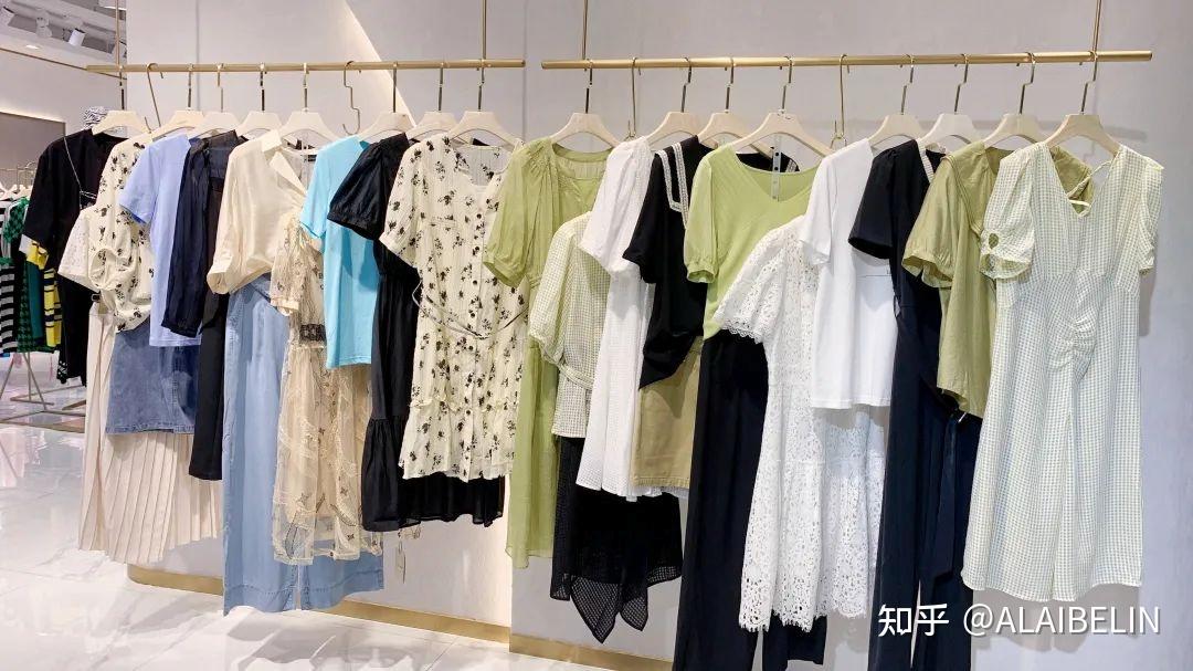 朗斯莉22夏品牌折扣女装桑蚕丝连衣裙衬衫上衣t恤裤裙穿搭