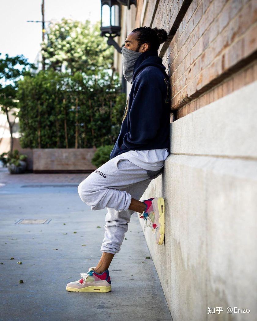 aj4黑kaws和粉union怎么选