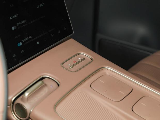 第二代焕新而来！ 实拍全新蔚来ES8