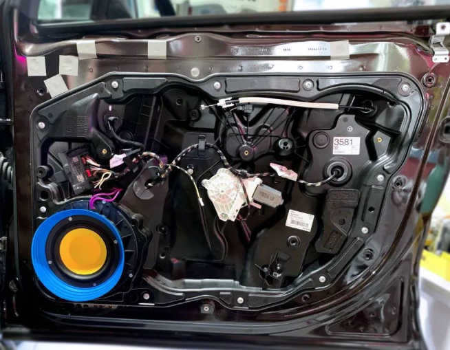 保时捷卡宴改装国产惠威音响效果如何