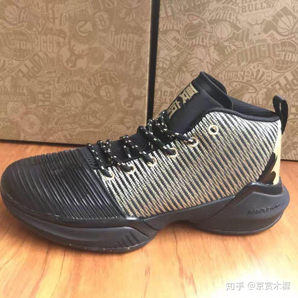 飞跃鞋子质量怎样 v2-3bd57fe2c74b054d2a938f4b76bba253_r.jpg