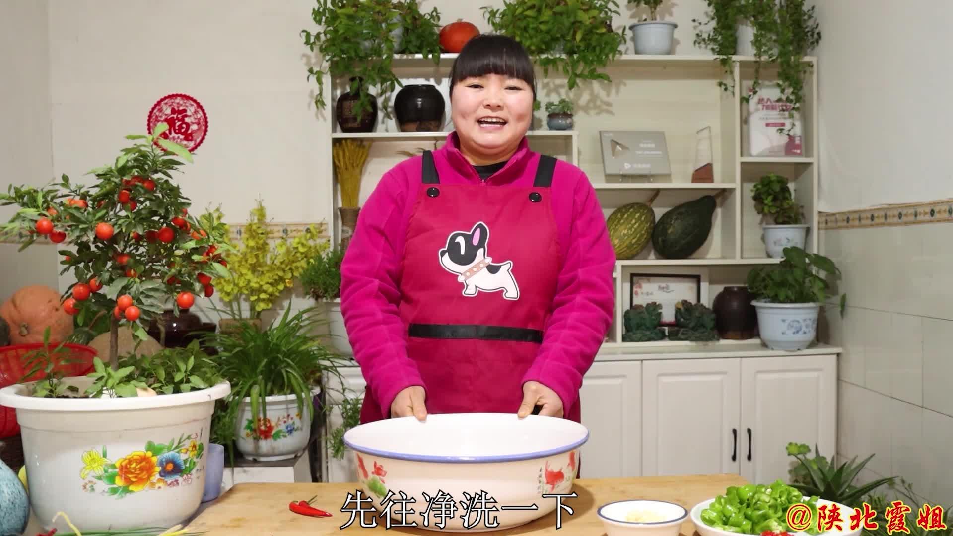 弟弟钓了条罗非鱼霞姐第一次做这种鱼吃大家看看怎么样