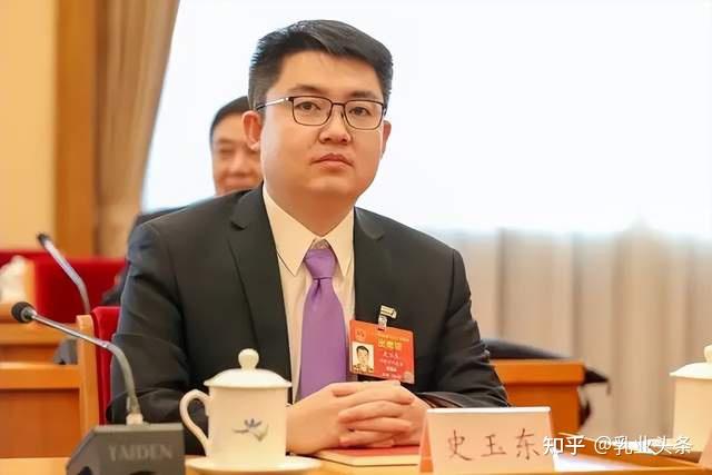 头条新闻董事长是谁啊最新消息(头条新闻董事长是谁啊最新消息图片)