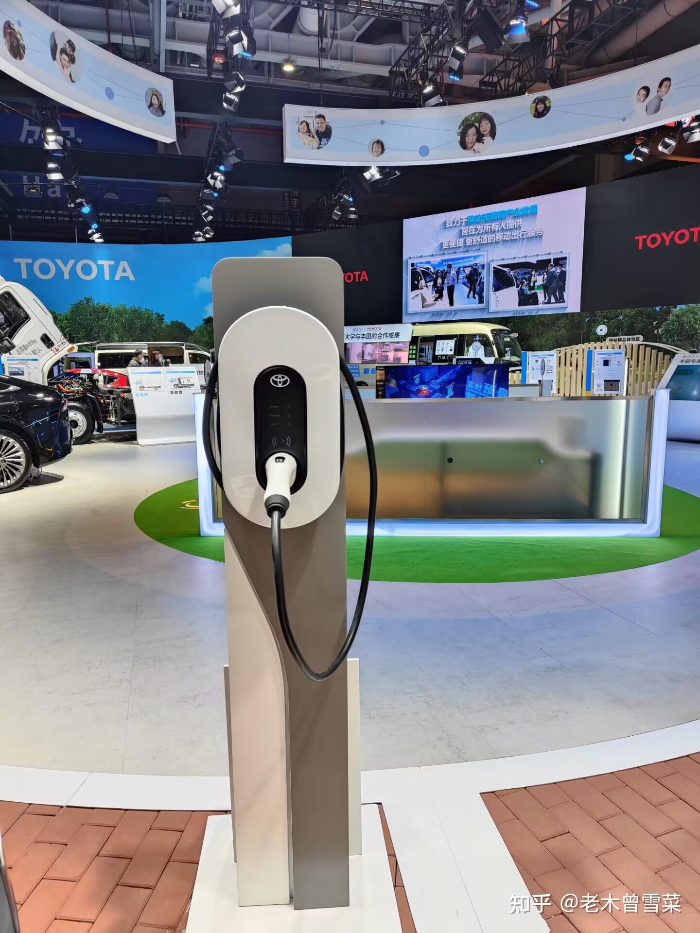 各车企充电桩都长啥样?进博会汽车馆实拍!