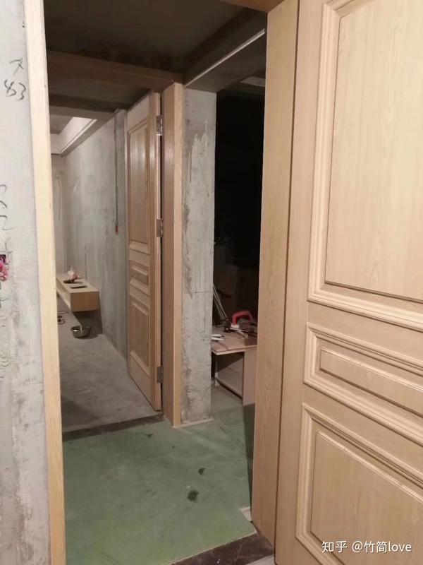 郑州二手房装修木工史师傅现场做的房间门