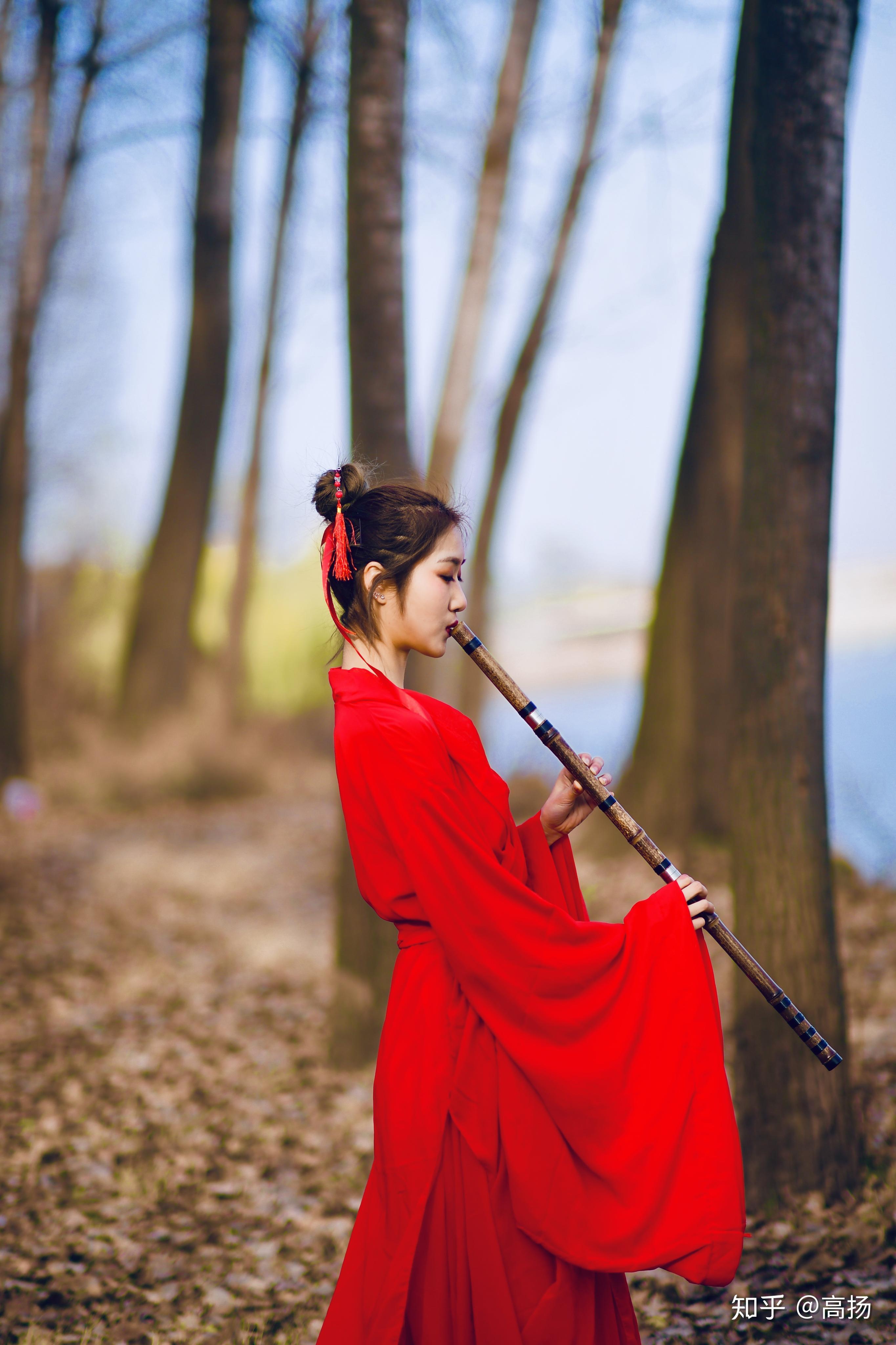 终南山下的红衣舞者