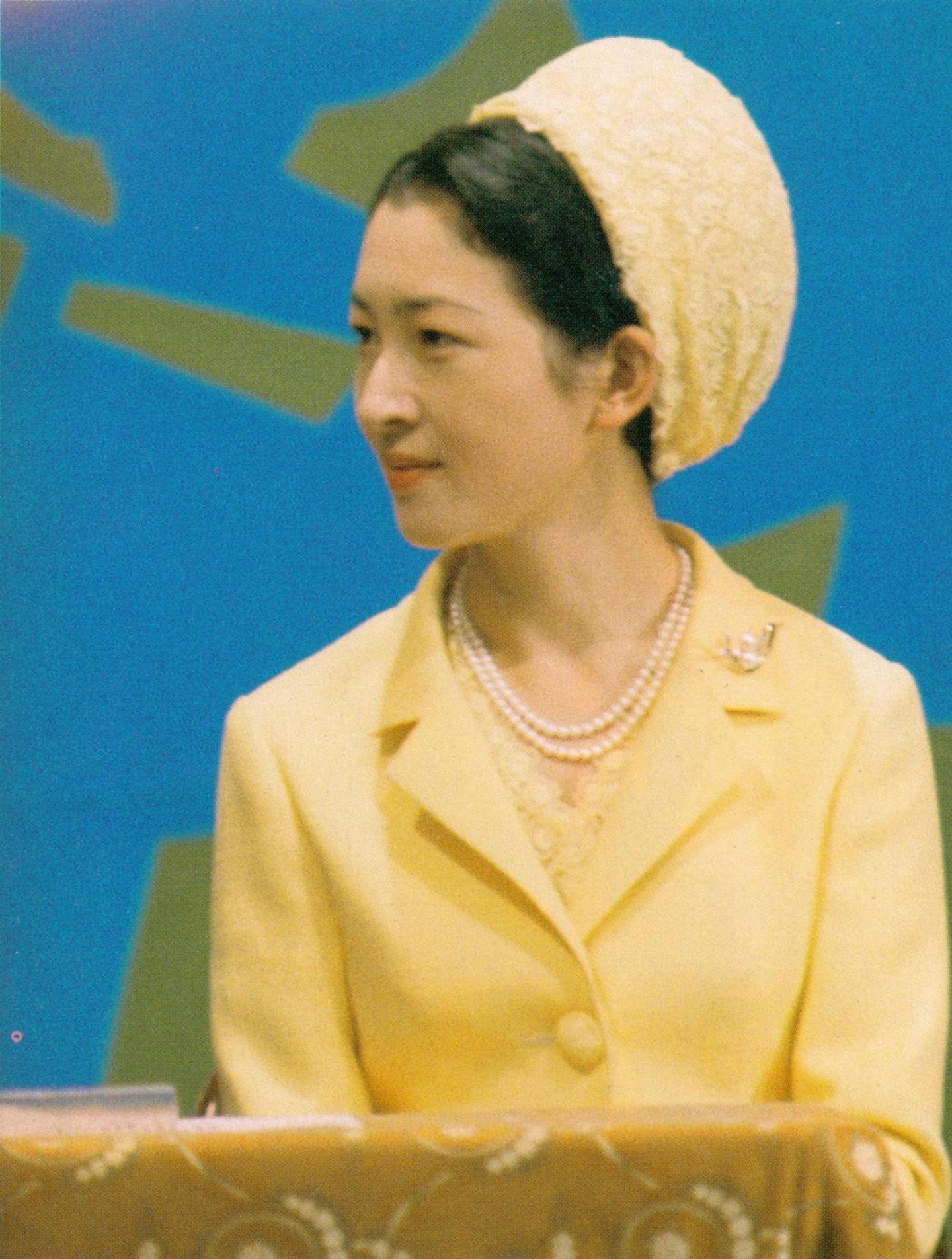 日本最美皇后被天皇求婚与婆婆恶斗59年死后不与天皇合葬