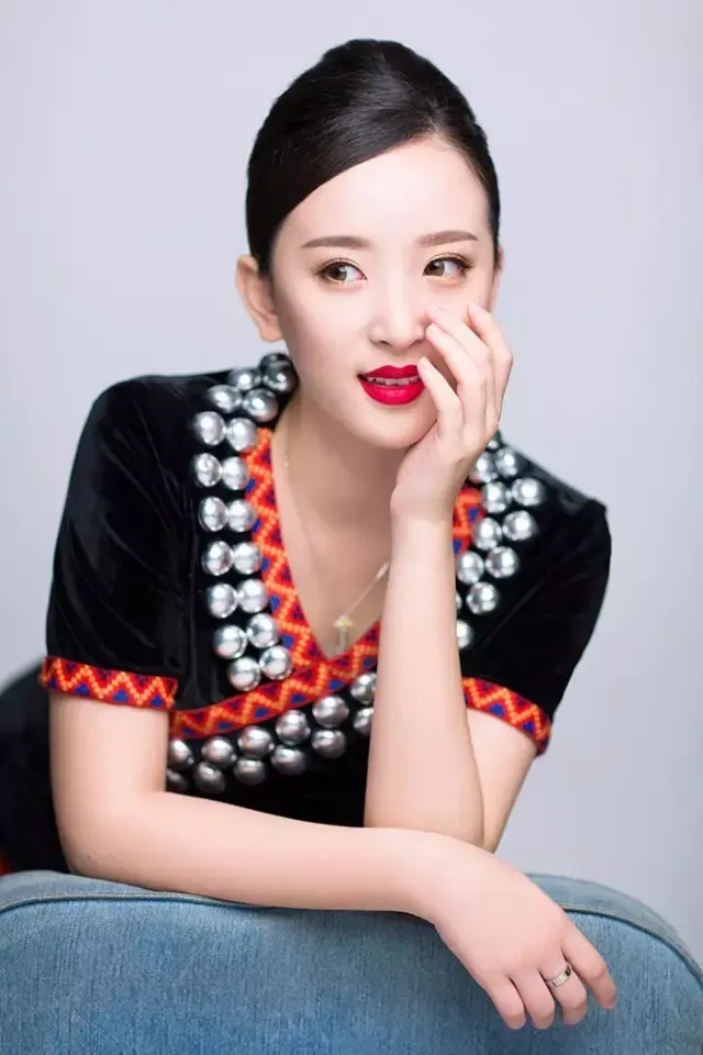 2017年9月15日,瑞丽航空乘务长吴桑妮当选“中国最美空姐” - 知乎