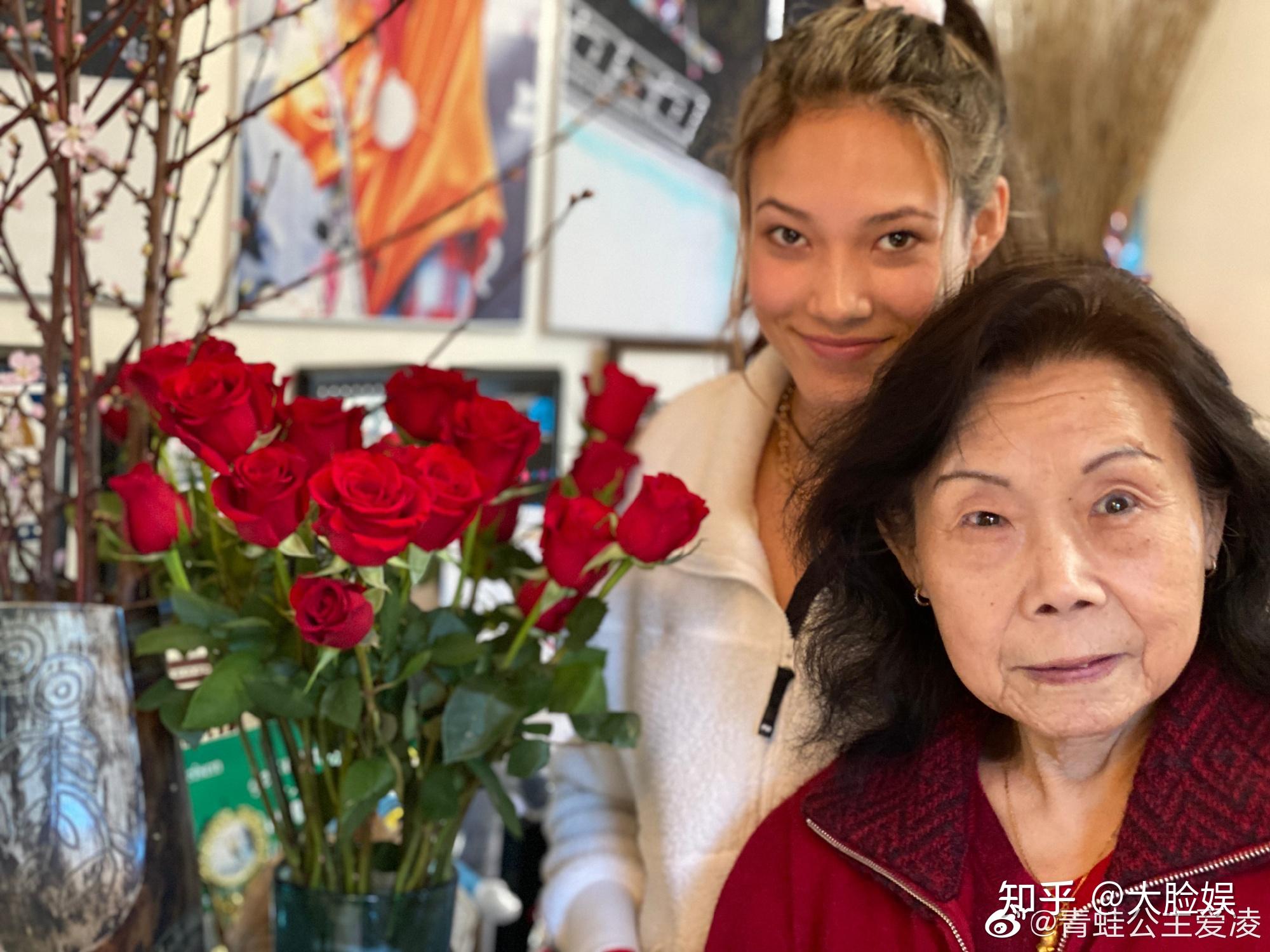 谷爱凌一直称她的姥姥为奶奶,而她的奶奶冯国珍也是高学历,早年是上海