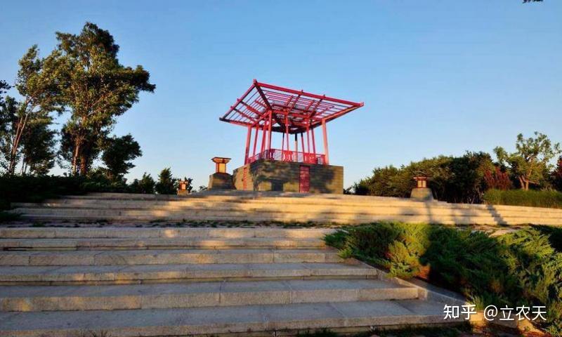 望京公园内复建的望京台如今的望京地区是北京最有特色的区域,望京