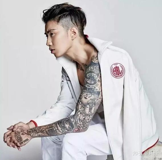 奉劝大家不要纹身的小魔仙孙侨潞生命永远的停在了25岁