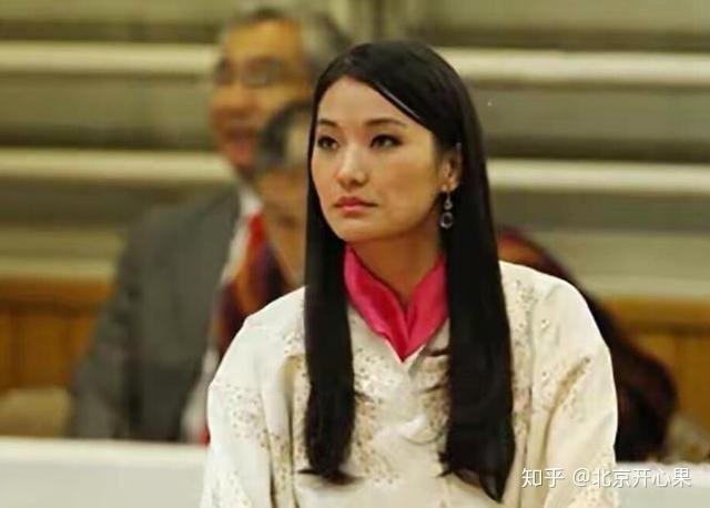 30岁不丹王后遭遇劲敌国王情人温柔现身身如一只宛如江南美人