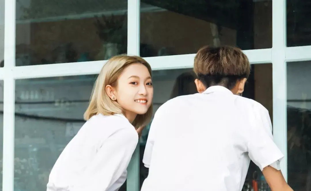 抖音1000万人的理想女友小鹿式女友如何撒出爆款狗粮